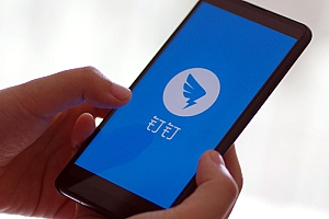 钉钉打卡虚拟位置软件,钉钉修改定位位置app